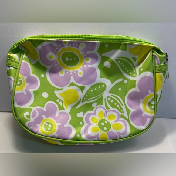 Clinique 5 bags with beauty products - Picture 14 of 15